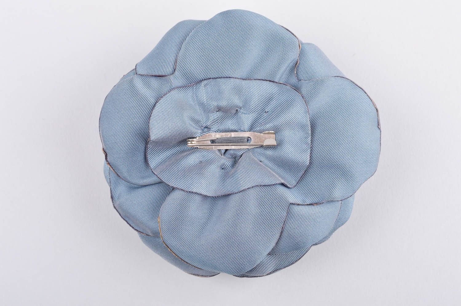 Broche textile Bijou fait main grande belle fleur grise Accessoire femme design photo 4