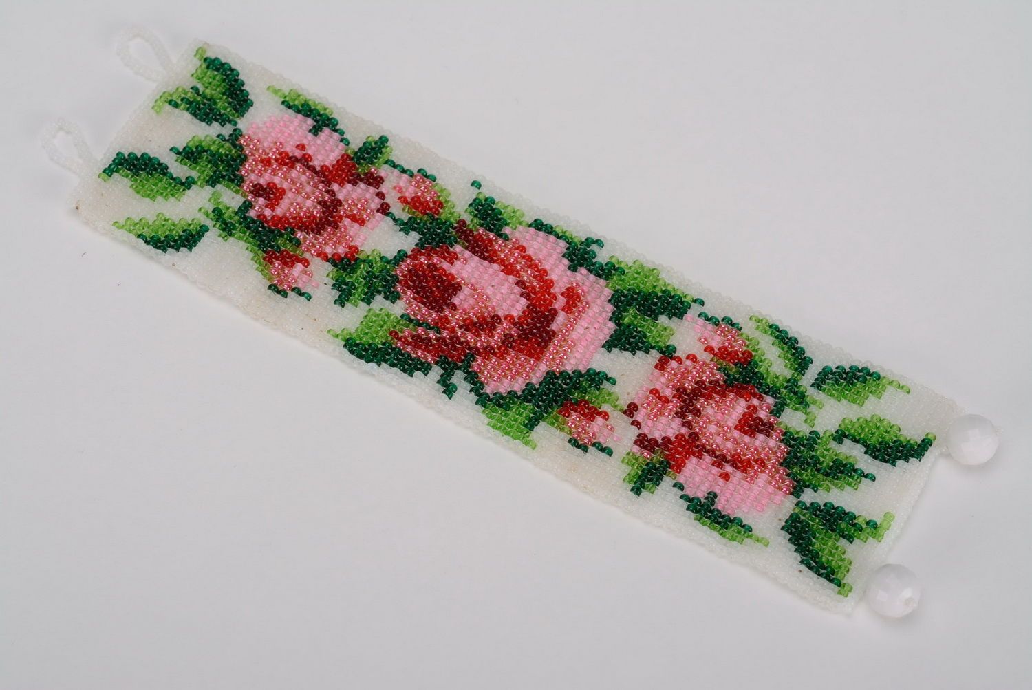 Bracelete com rosas de miçangas checas foto 2