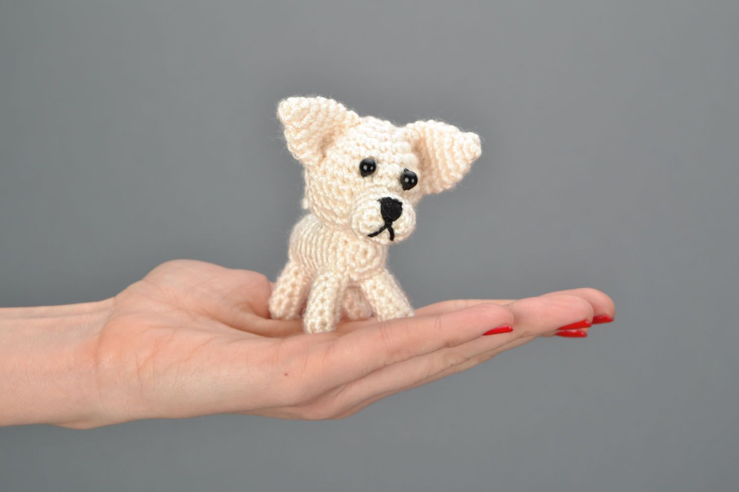 Petit jouet tricoté au crochet chihuahua photo 2