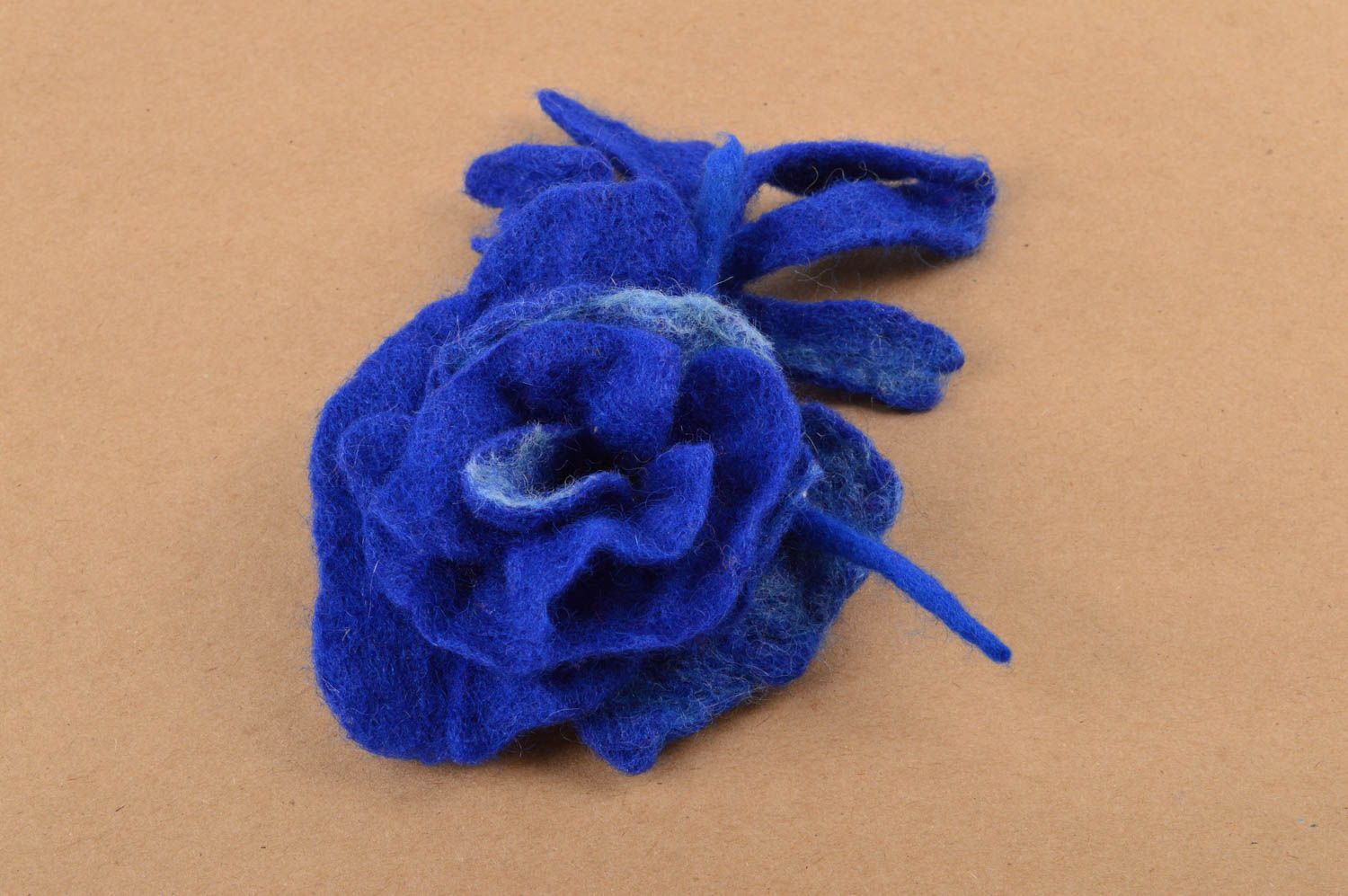 Brosche Modeschmuck handmade gefilzter Schmuck Blumen Brosche Stoff Blume blau foto 5