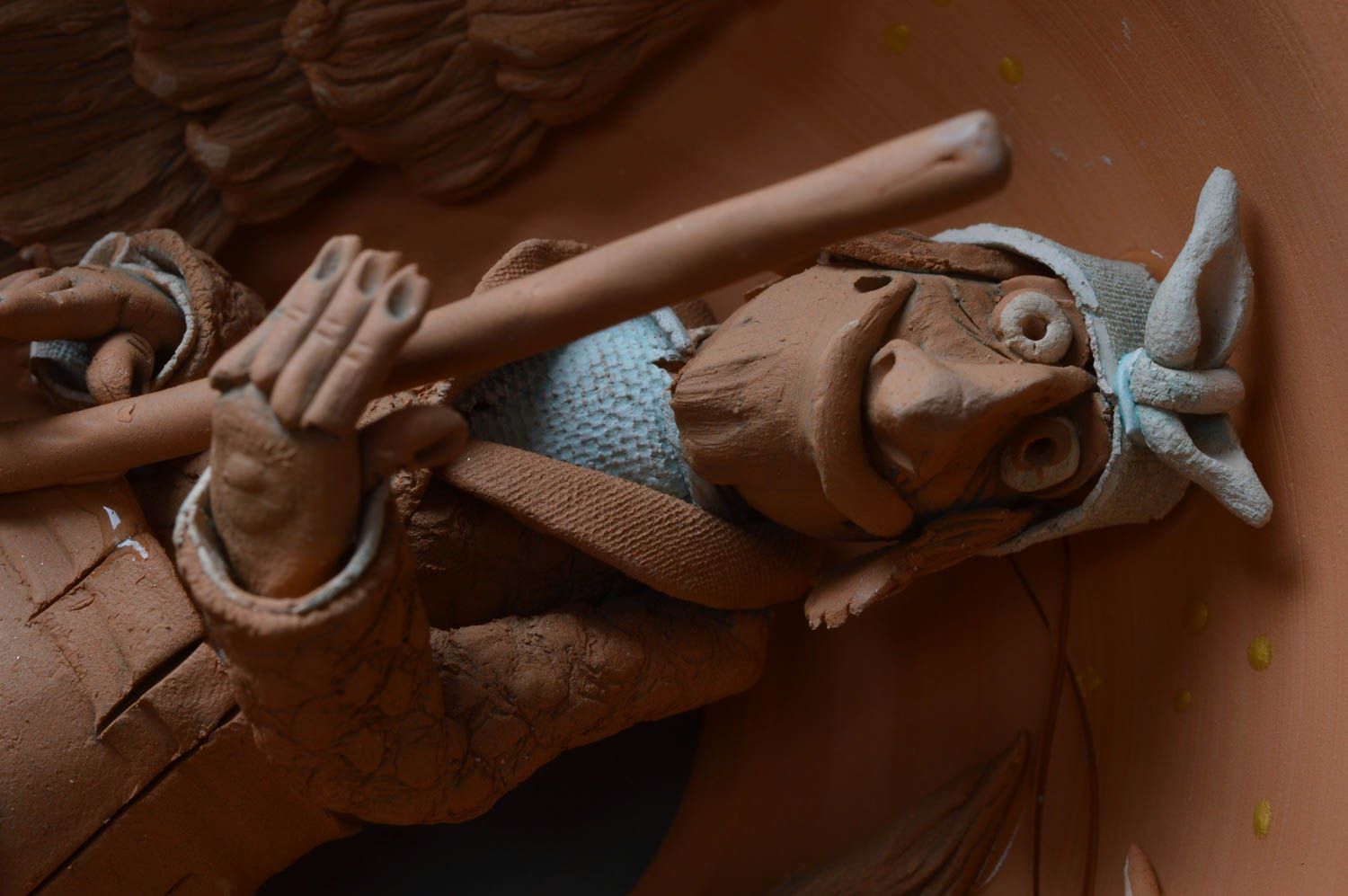 Панно из красной глины объемное настенное ручной работы Сказочный персонаж фото 1
