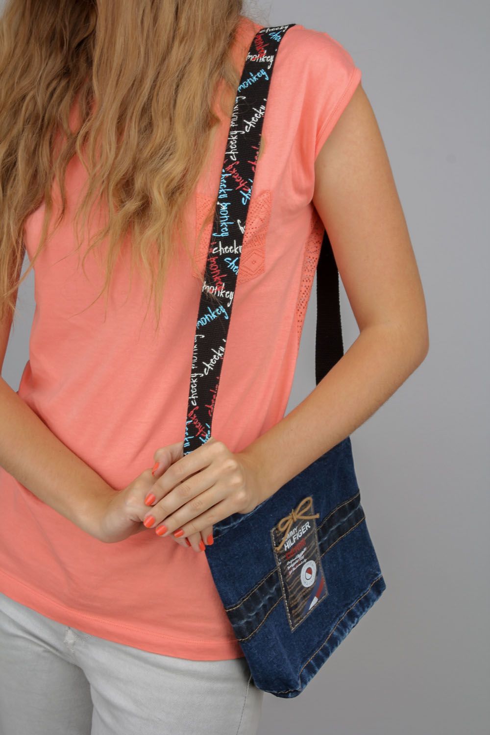Petit sac à épaule en jean fait main avec bretelle longue original pour femme photo 1