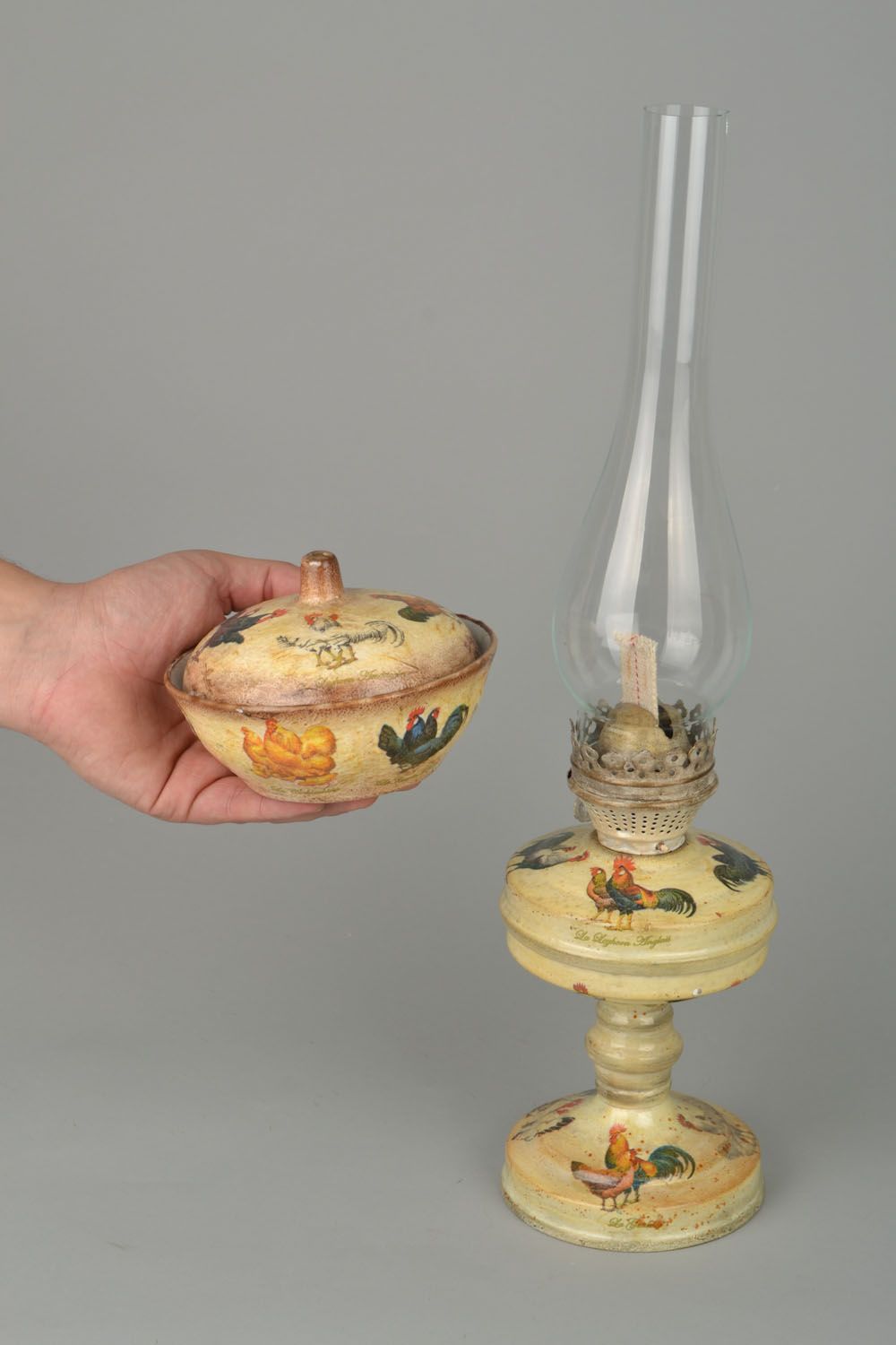 Lámpara de petróleo antigua y azucarera hecha a mano  foto 2