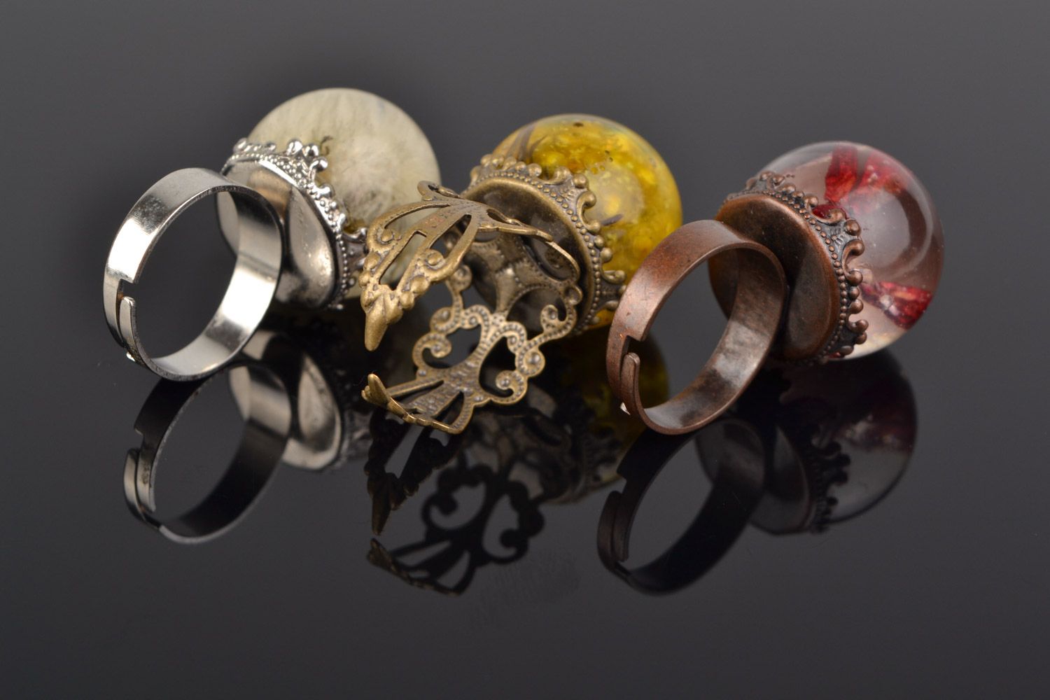 Juego de anillos de resina epoxi 3 piezas con flores y bayas naturales hechos a mano foto 2