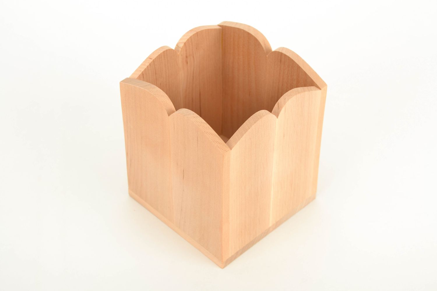Pot pour fournitures de bureau en bois d'aulne photo 1