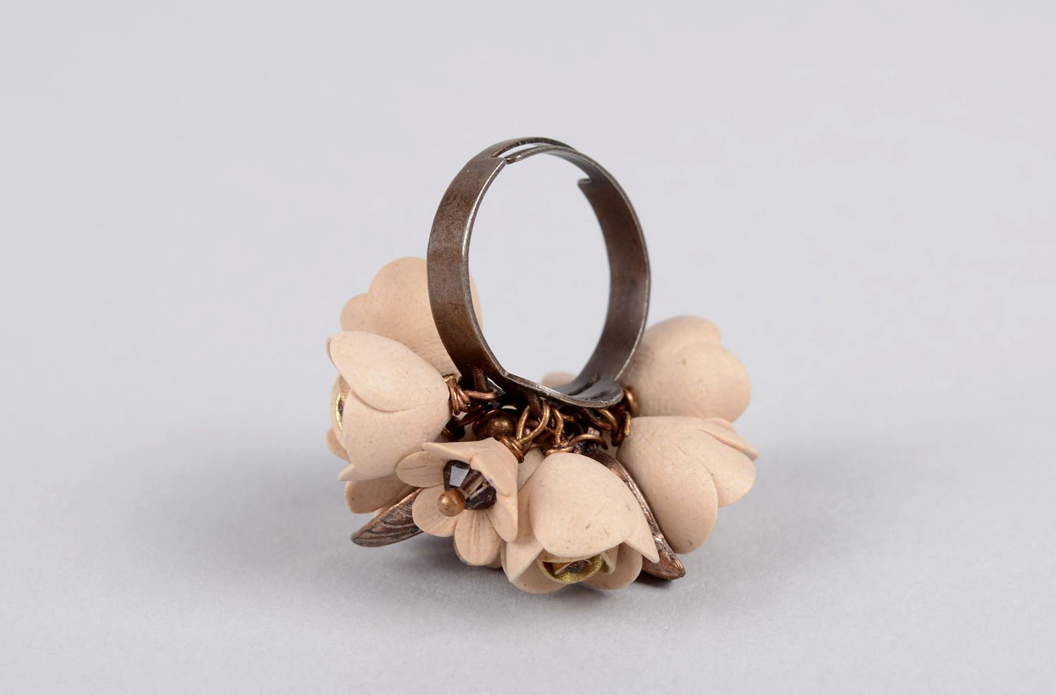 Кольцо ручной работы украшение из полимерной глины украшение кольцо бежевое фото 3