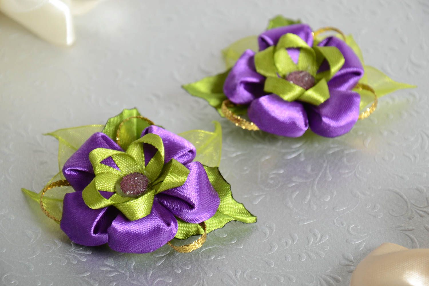 Hair clips in shape of flowers handmade set of accessories stylish hair clips photo 1