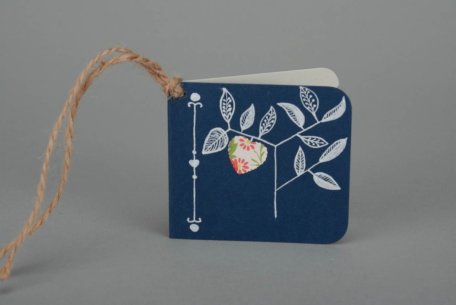 Pequeno cartão postal Árvore azul de amor foto 2