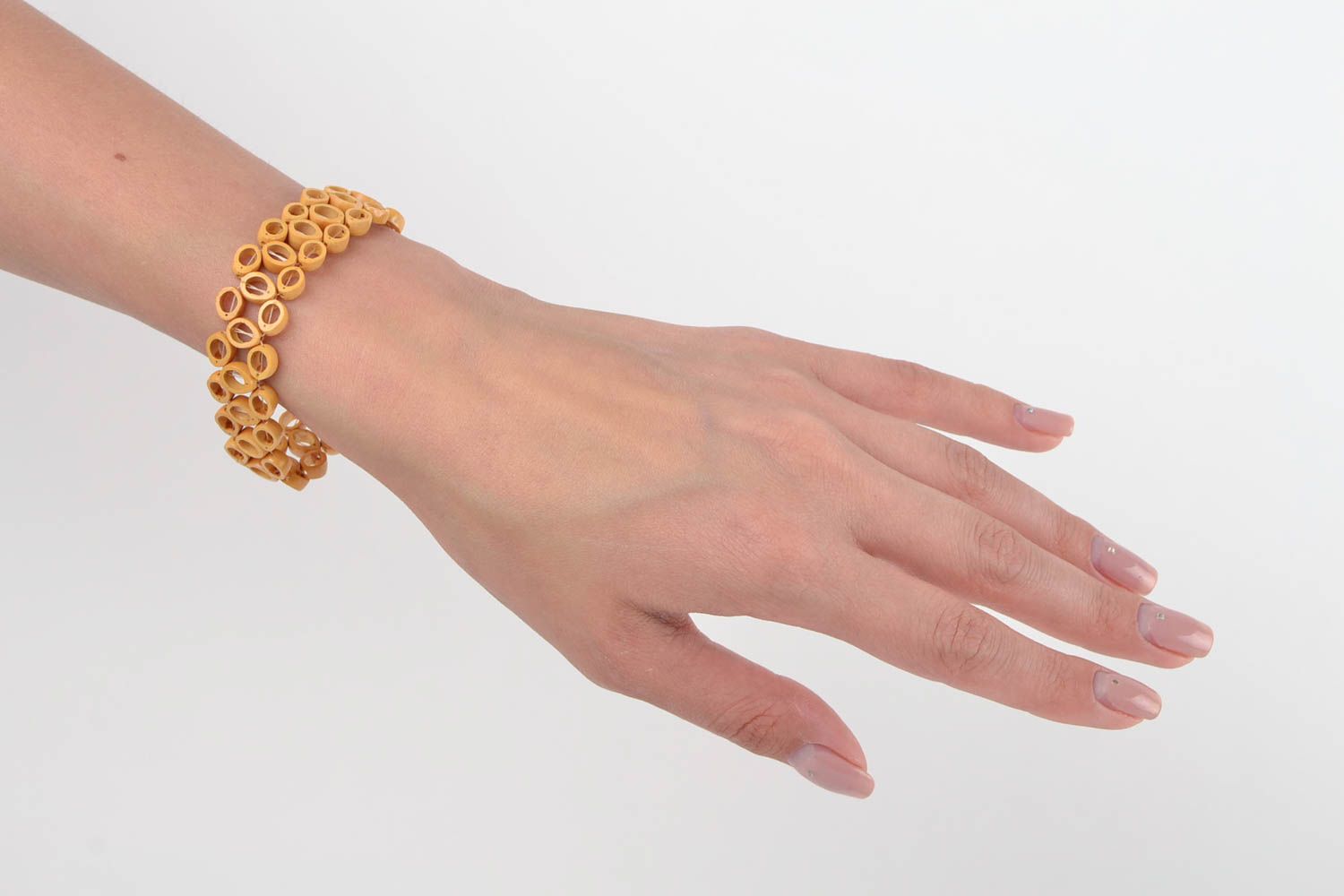 Armband für Frauen Öko Schmuck handgemachter Schmuck aus Fruchtkernen hell foto 2