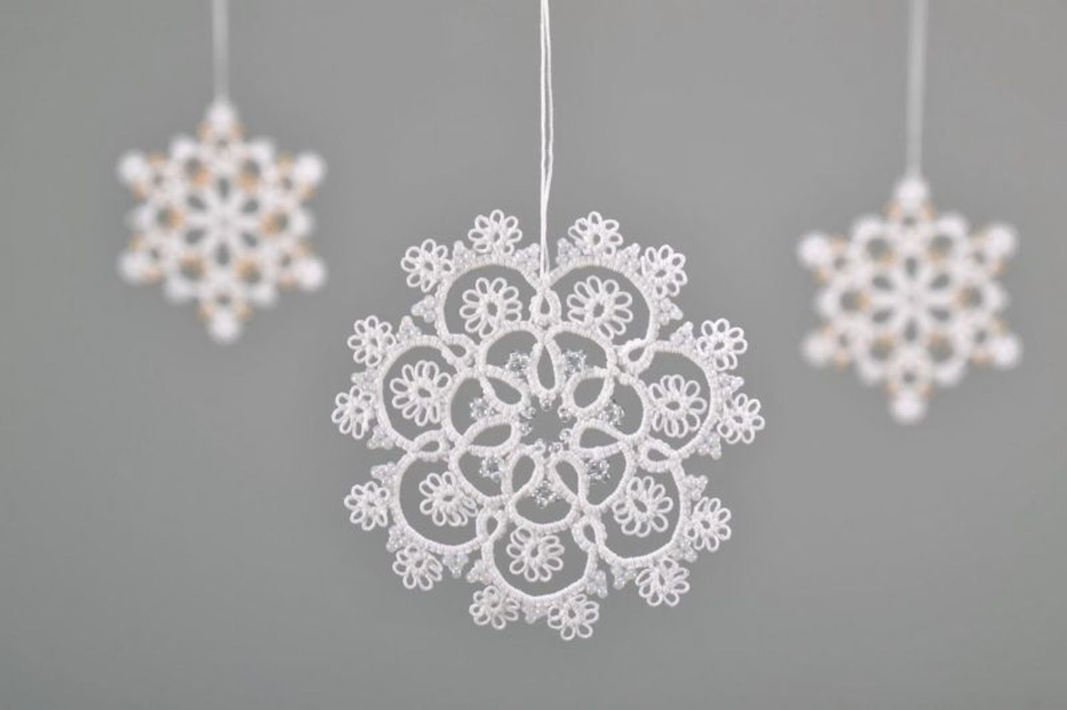 Christmas tree decoration White snowflake photo 1