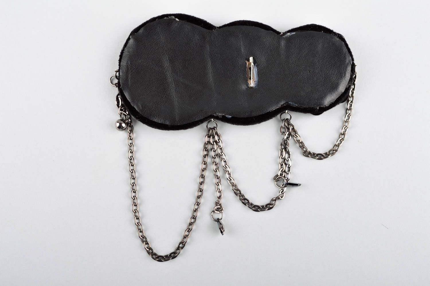 Broche en cuir Bijou fait main cuir épaulette noire Accessoire femme design photo 3