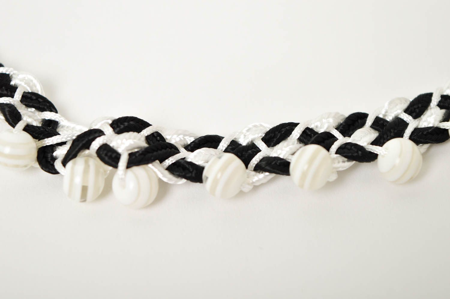Handmade beaded necklace black and white thread necklace stylish jewelry  photo 4