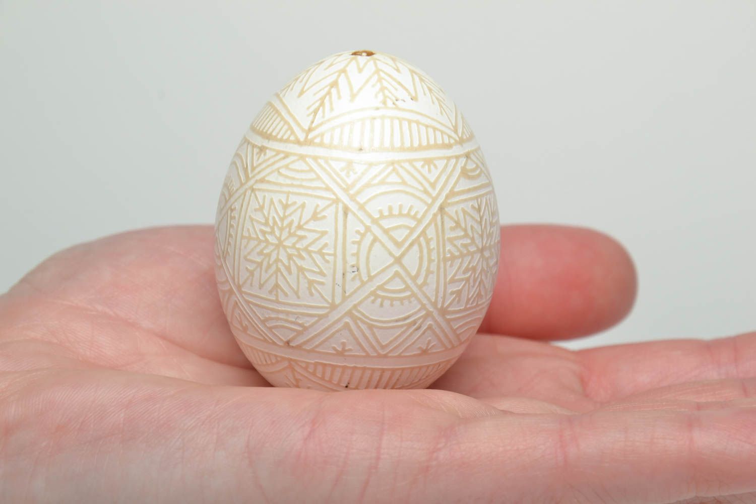 Пасхальное яйцо в технике травления уксусом фото 5