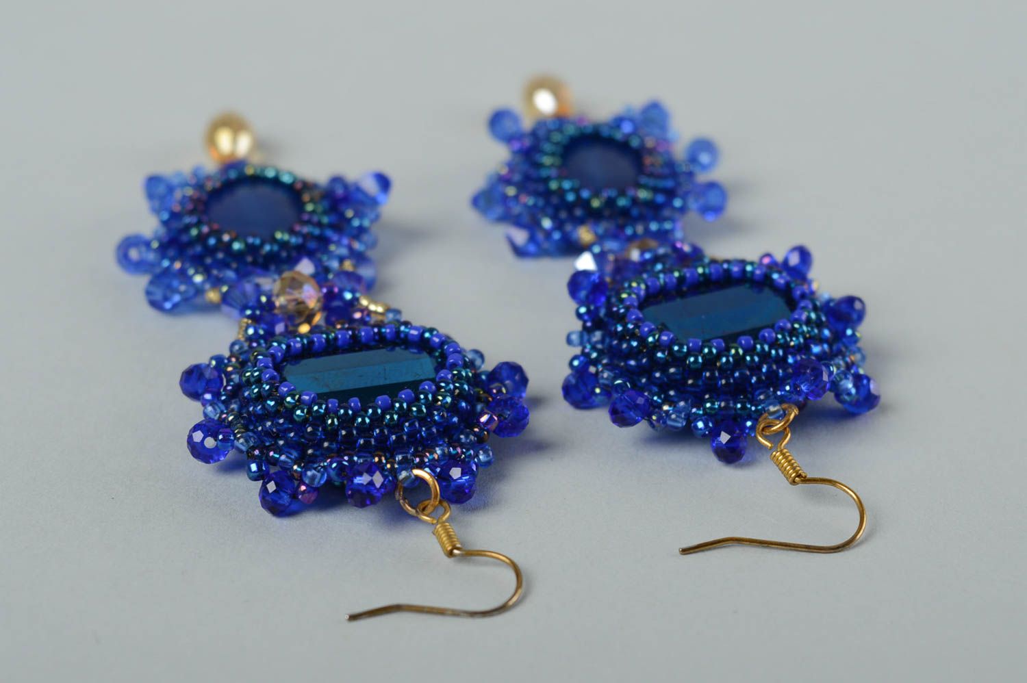 Pendientes artesanales trenzados azules bisutería fina accesorio femenino foto 3