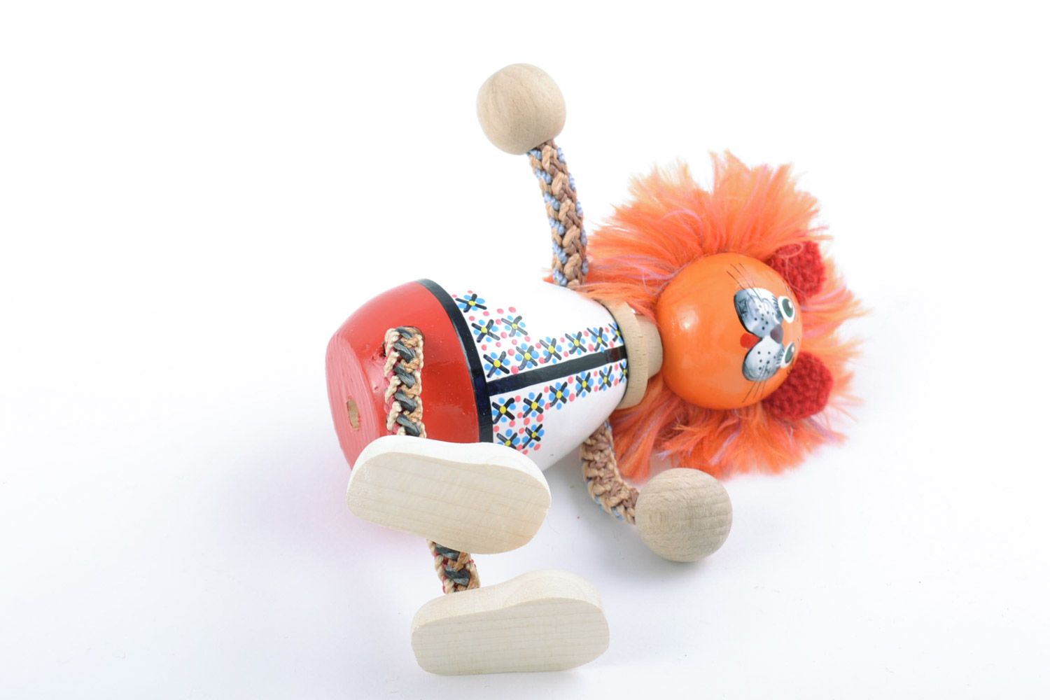 Schönes hölzernes Öko Spielzeug Löwe mit Beinen aus Schnüren handmade für Kinder foto 5