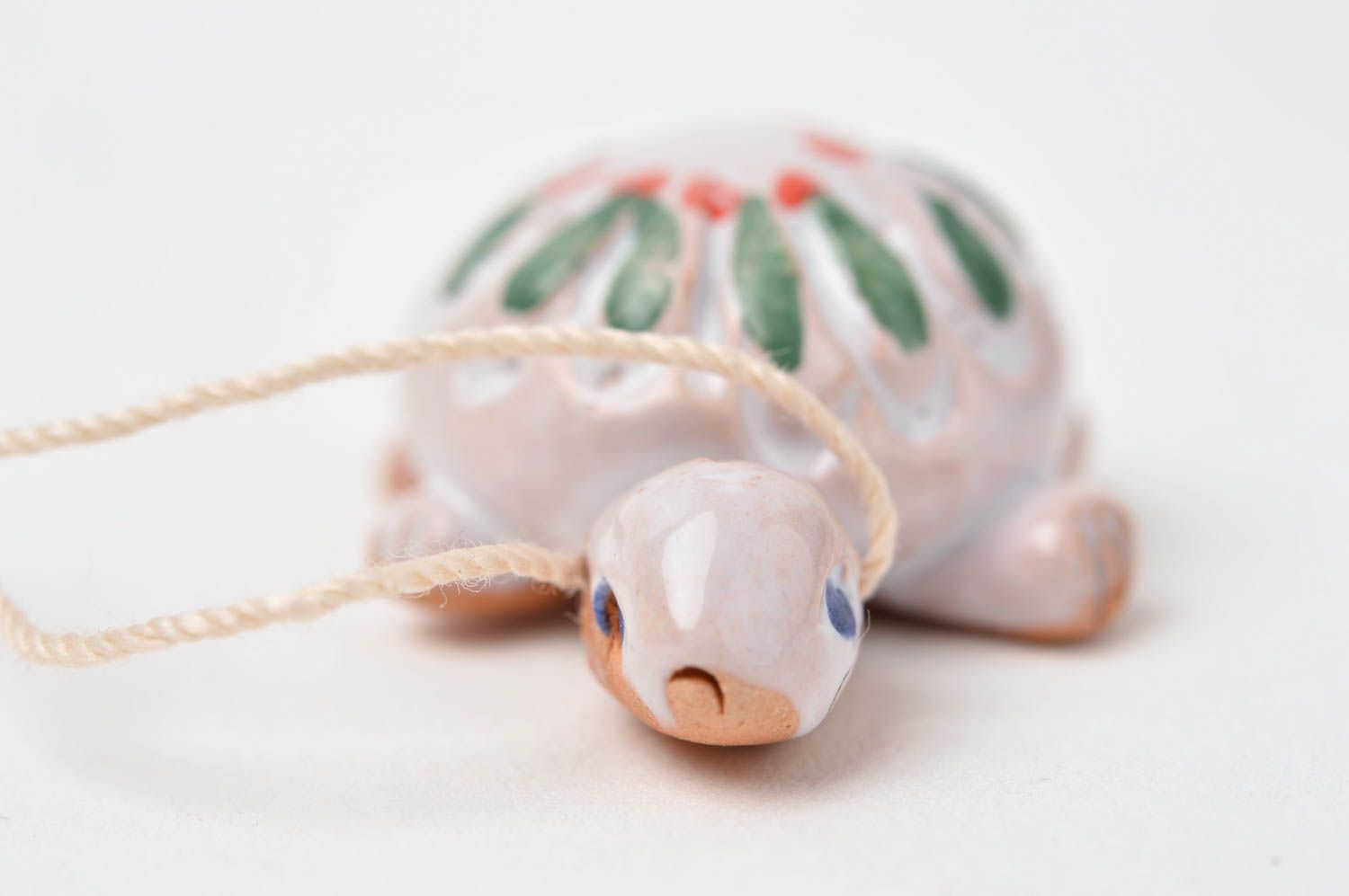 Декоративная подвеска ручной работы игрушка из глины фигурка животного черепаха фото 3