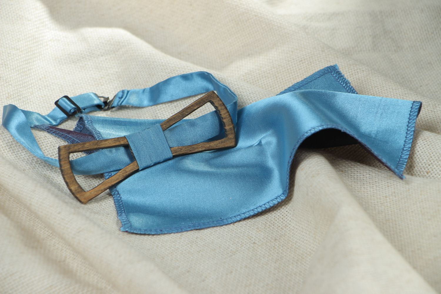 Set of bow tie and handkerchief photo 5