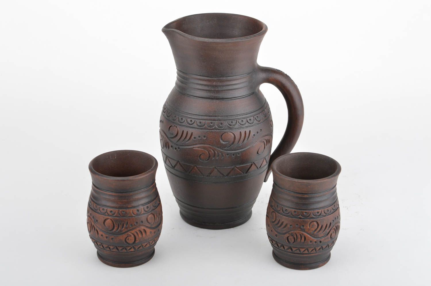 Juego de vajilla cerámica artesanal jarro 2.5 l y 2 vasos de arcilla marrones foto 2