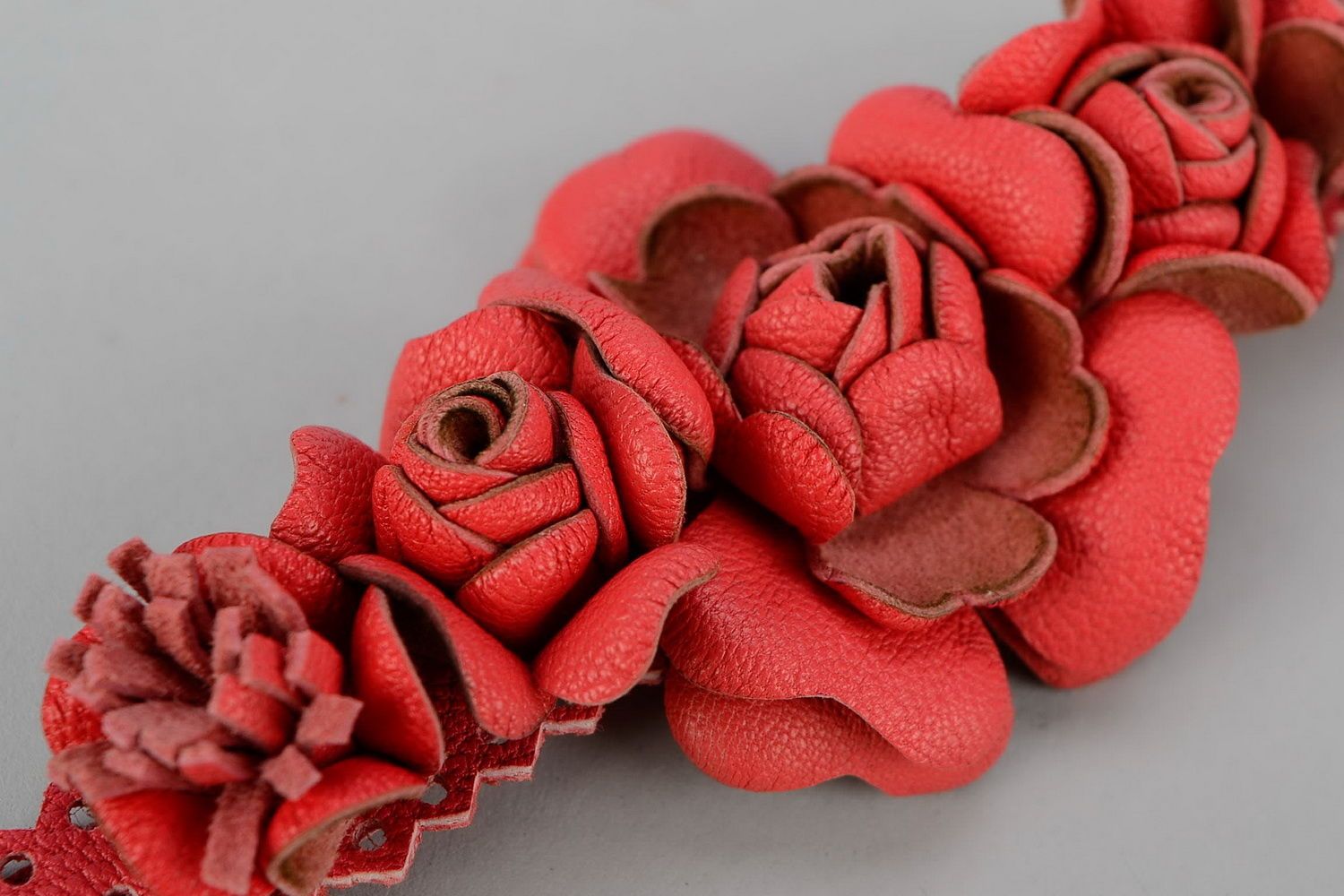 Leather bracelet with flowers photo 2