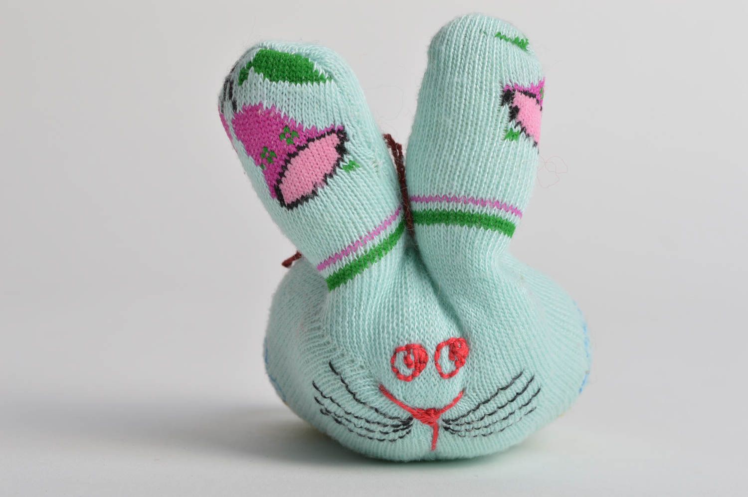 Handmade Stofftier Hase aus Textil für Kinder Designer Spielzeug mit Schnur foto 3