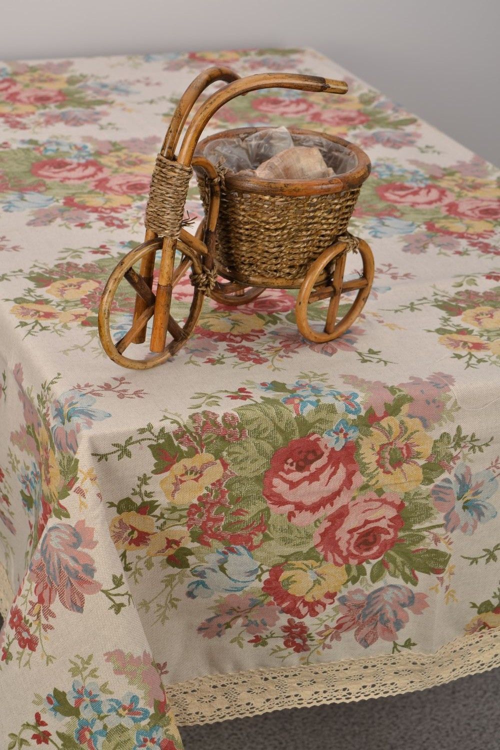 Rectangular tablecloth with floral print made of cotton and polyamide photo 1