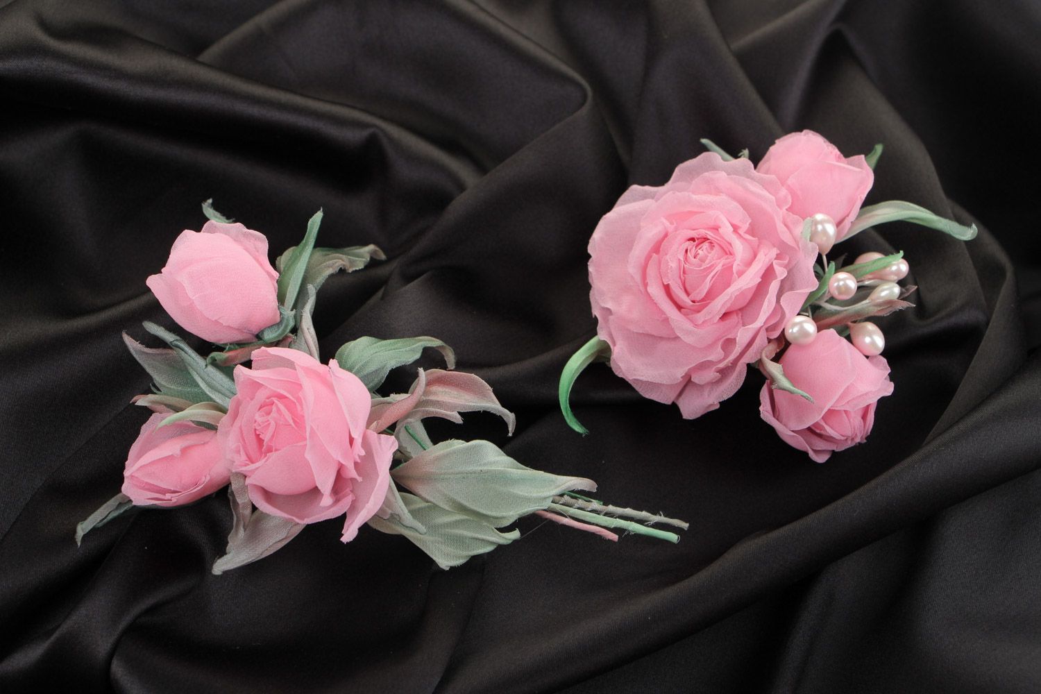 Брошь в виде розы и заколка для волос набор 2 шт ручная работа розовая красивая фото 1