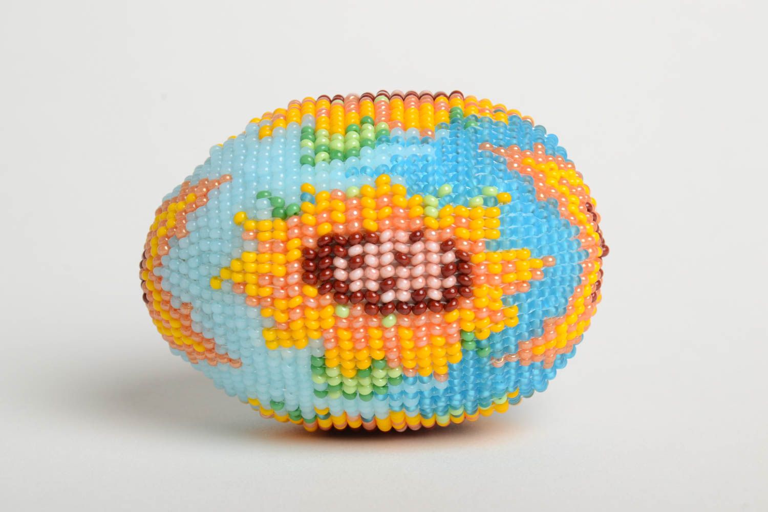 Статуэтка ручной работы яйцо из бисера деревянный сувенир подарок подсолнухи фото 3