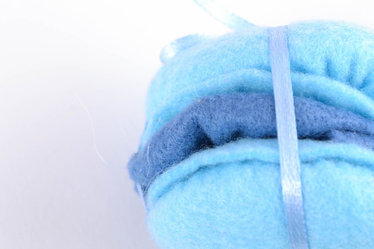 Joli pique-aiguille en feutrine Macaron bleu fait main décoration de design photo 5