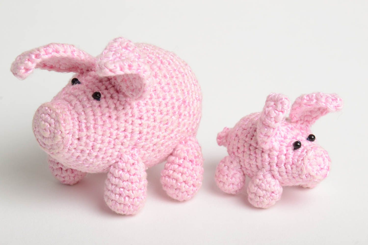 Peluches cochons faites main Jouets tricotés au crochet 2 pièces Cadeau enfant photo 4