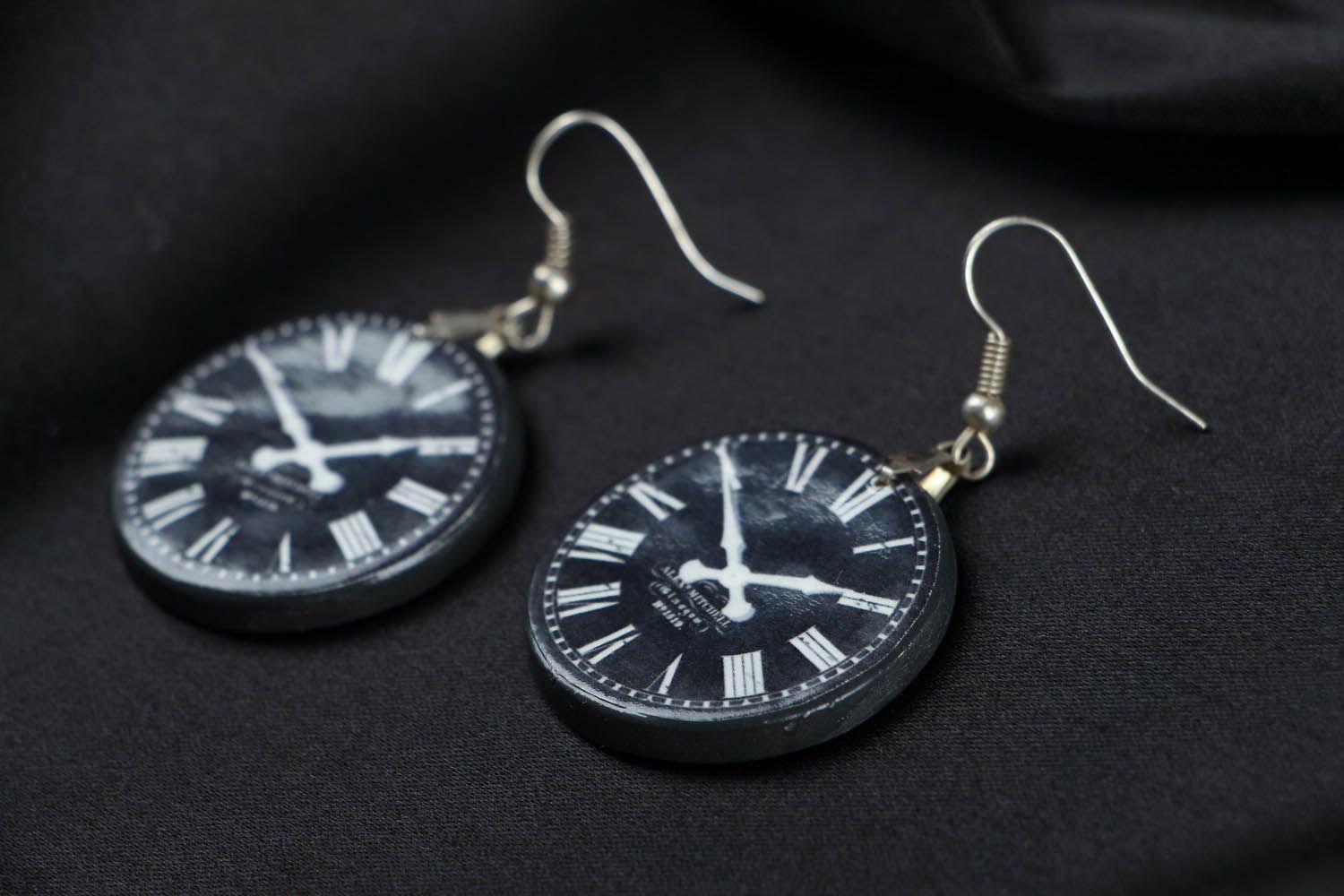 Handmade Ohrringe mit Uhr foto 1