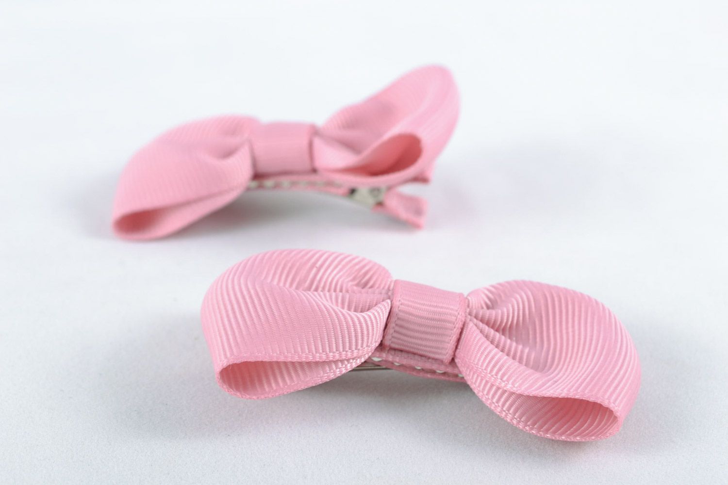 Handmade decorative hair clips with bows set of 2 pieces pink small hair accessories photo 3