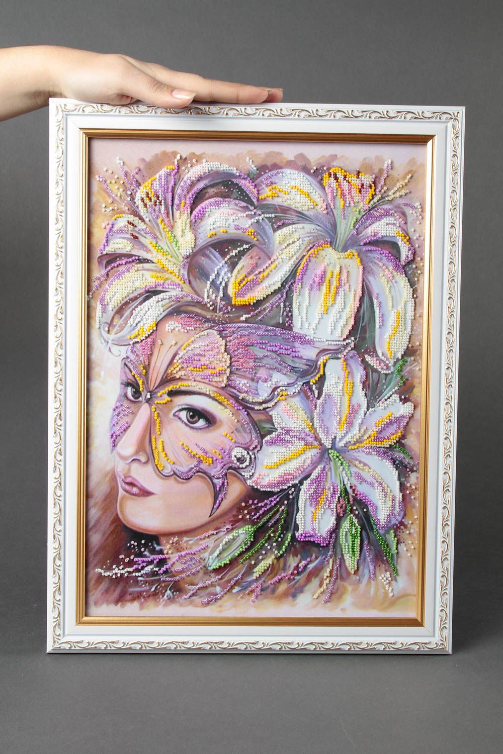 Zartes Glasperlen Bild handmade Wand Deko Wohn Accessoire Frau mit Lilien foto 1