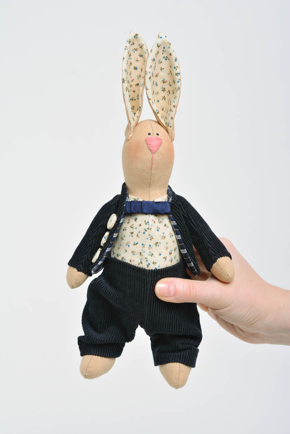 Мягкая игрушка заяц франт из ткани ручной работы для декора дома авторская фото 5