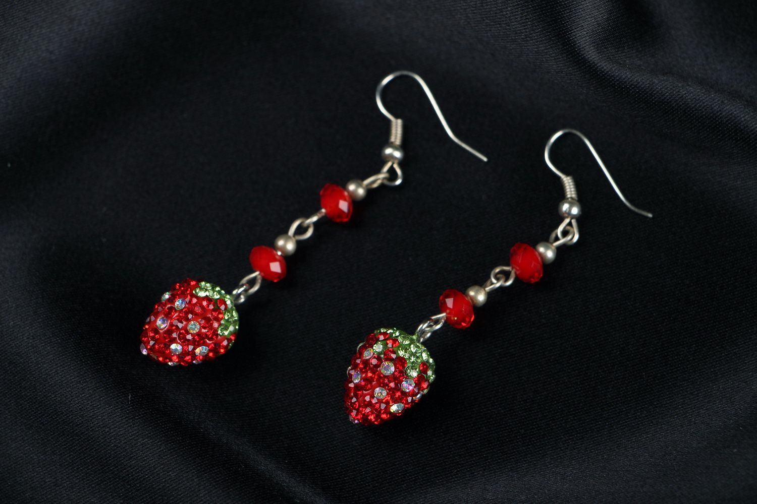 Lange Ohrringe mit Kristallen Erdbeere foto 1