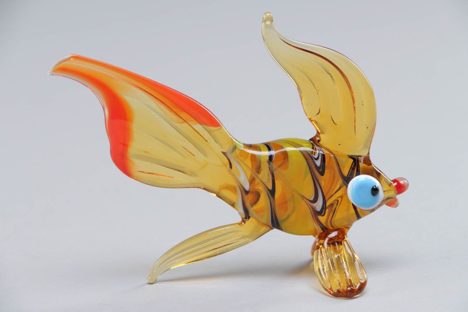 Bright handmade small glass figurine of fish lampwork photo 2