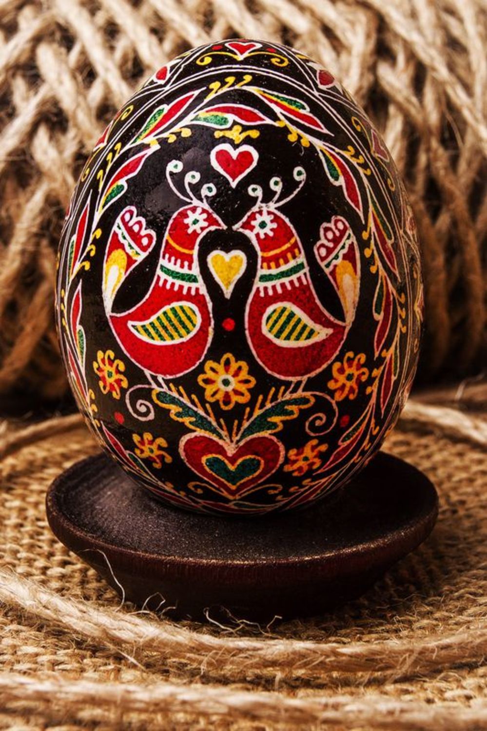 Huevo de Pascua pintado hecho a mano foto 1