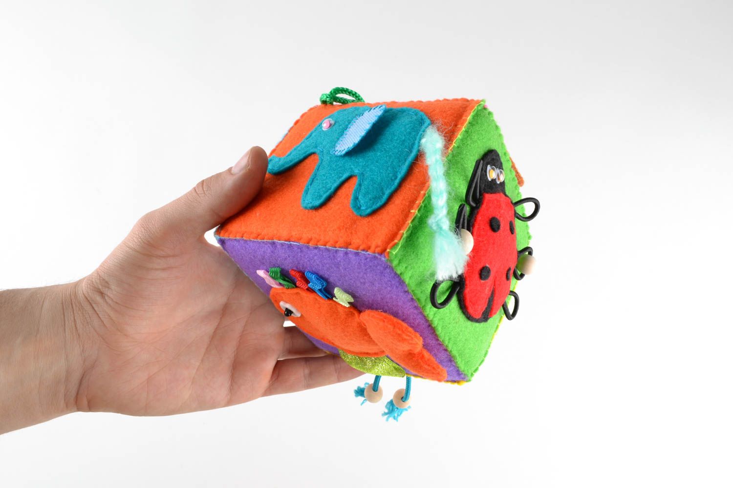 Cube d'éveil en feutre pour enfant jouet pratique et original multicolore photo 3