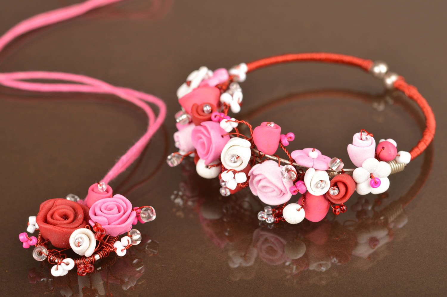 Set of polymer clay handmade jewelry bracelet and pendant in pink color photo 2