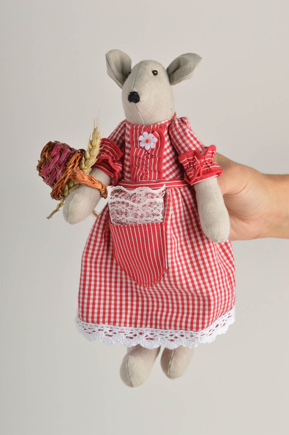 Игрушка ручной работы игрушка мышка клетчатом платье оригинальная игрушка фото 5