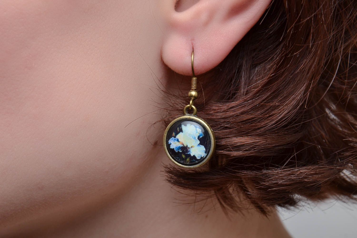 Round earrings coated with epoxy photo 5