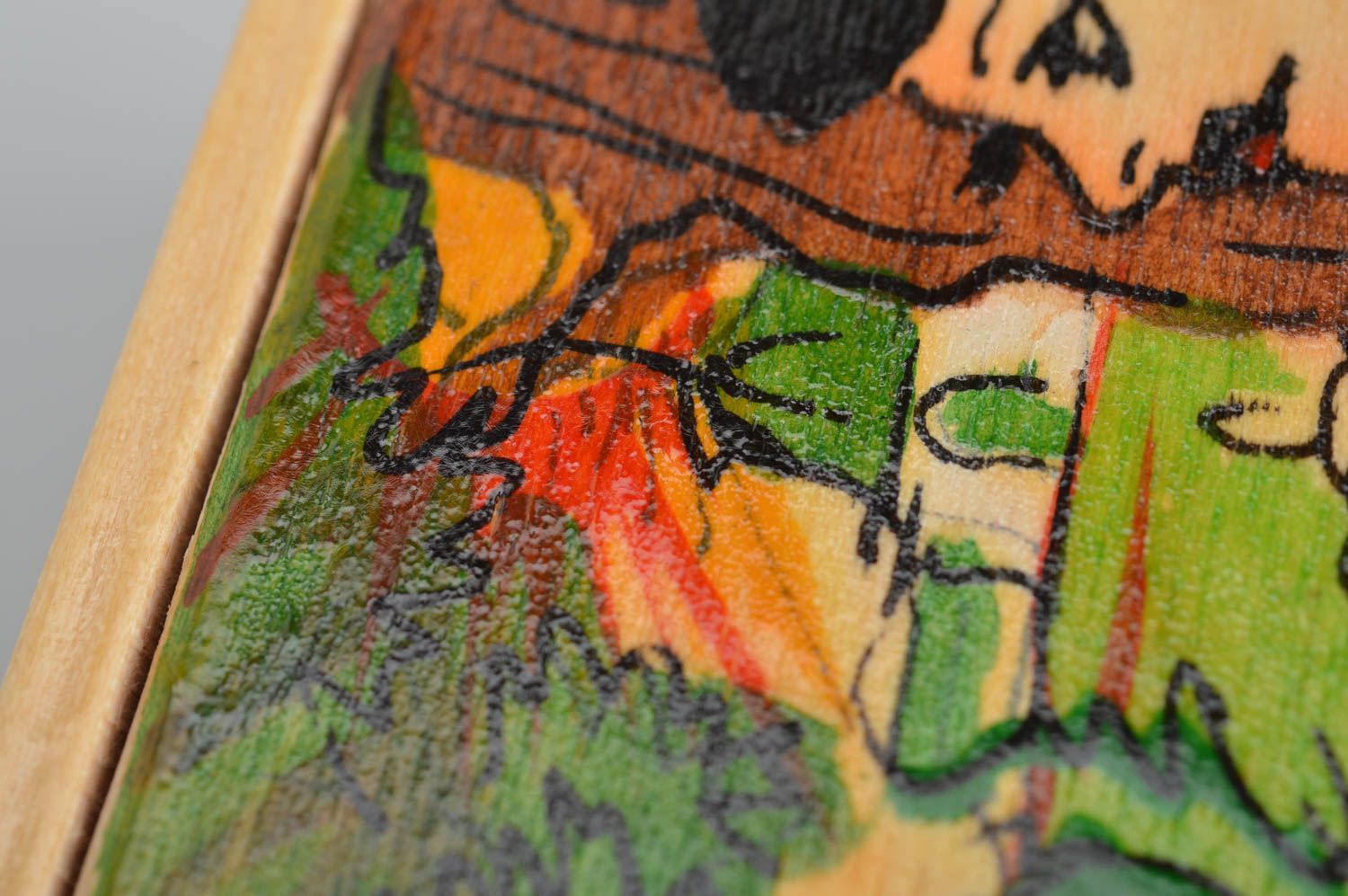 Rechteckige lackierte handmade Holzschatulle für Schmuck mit Bild vom Mann  foto 3