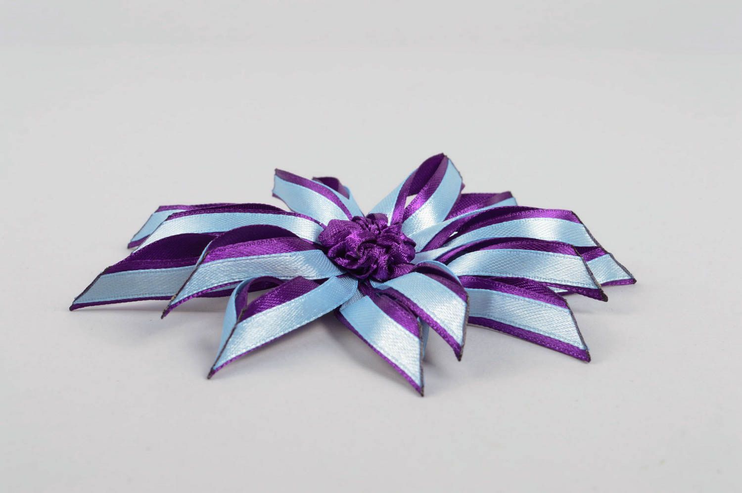 Blau violette Blume Haarspange handgemachter Schmuck Accessoire für Mädchen foto 2