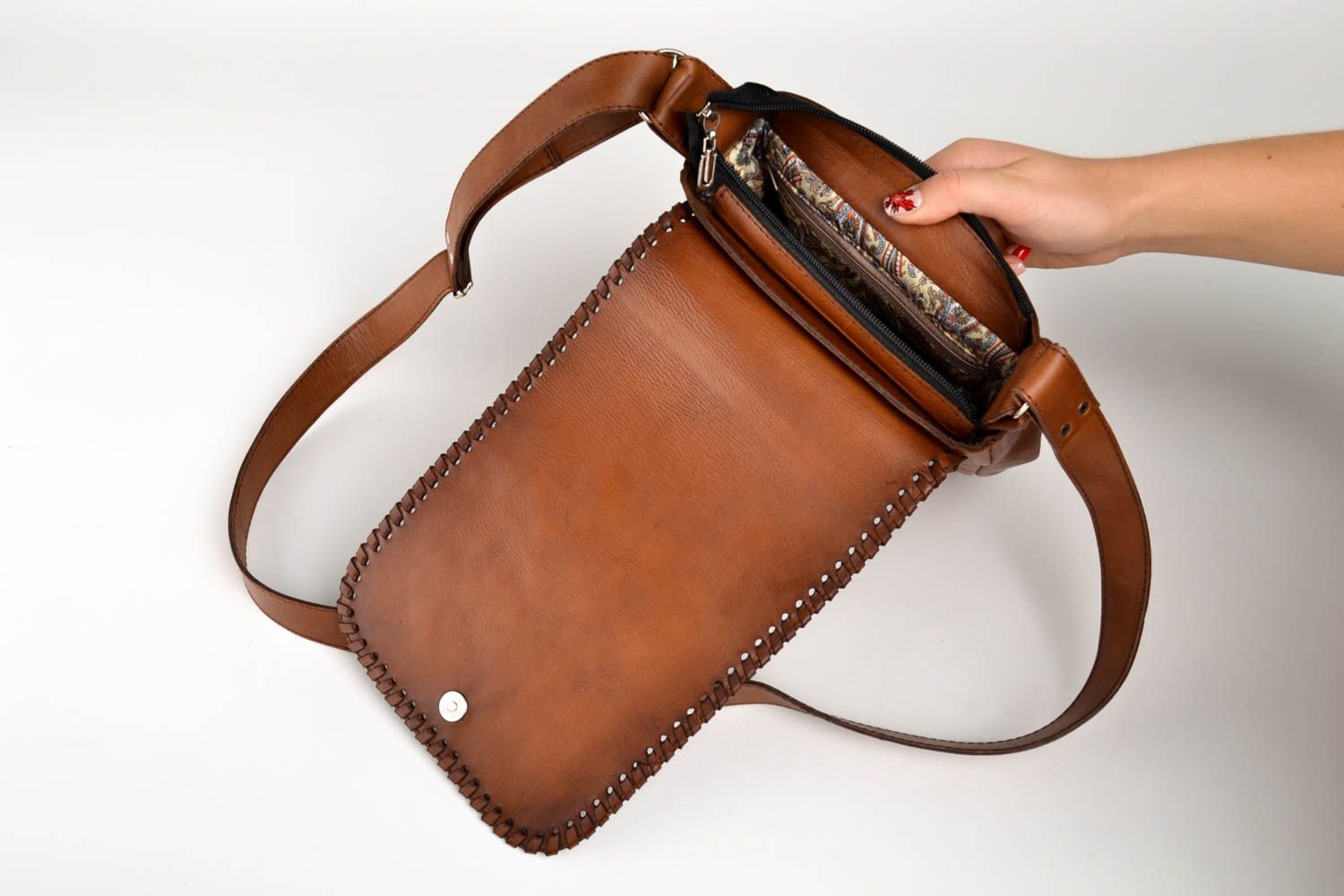 Handmade leather accessories designer shoulder bag stylish purse for girls photo 5