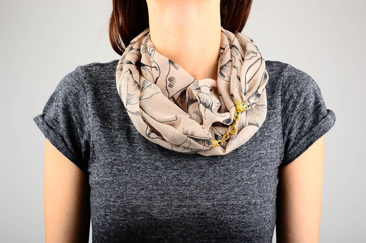 Шарф ручной работы женский шарф легкий шифоновый шарф серый с узорами красивый фото 2