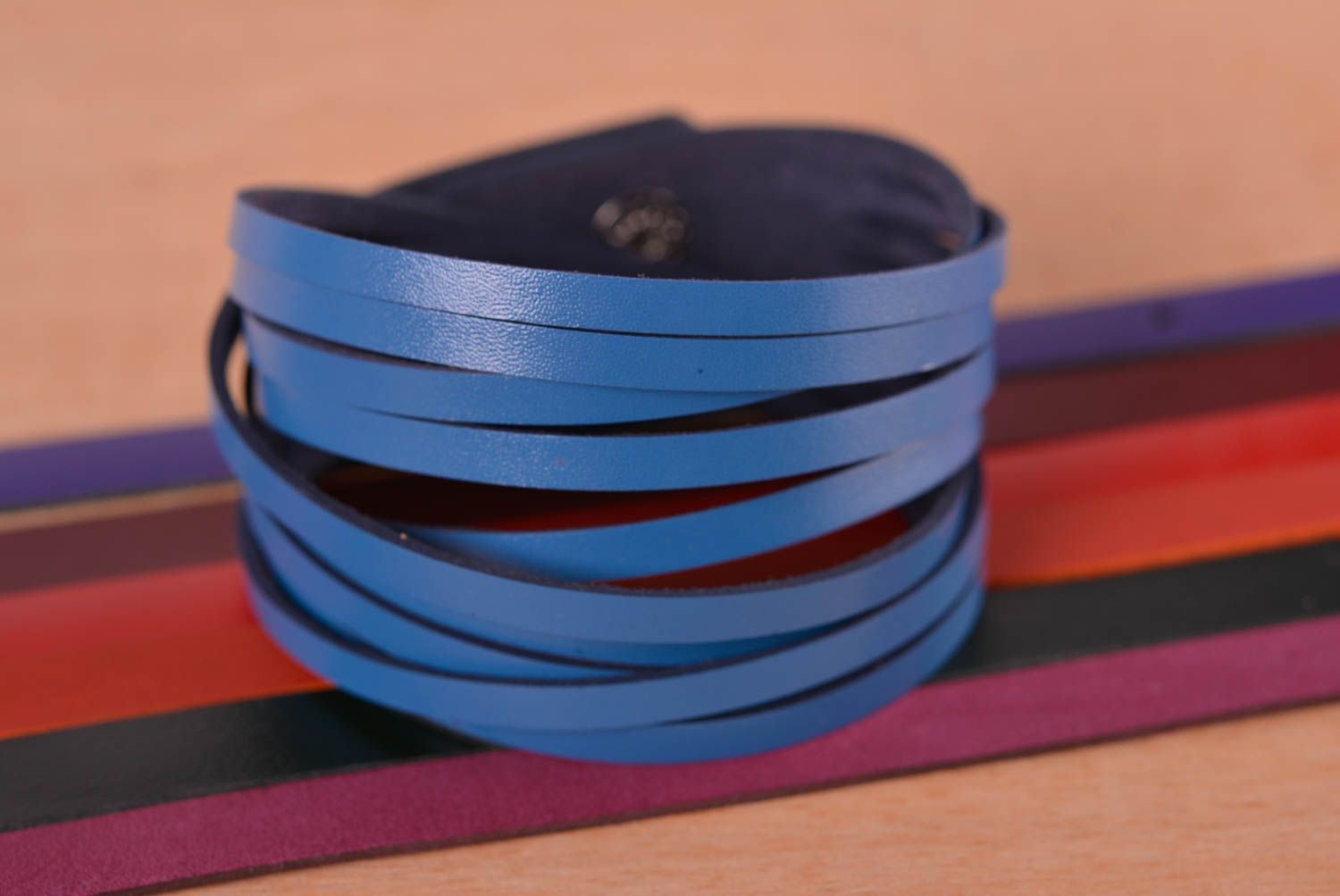 Bracelet cuir Bijou fait main design original bleu Accessoire femme cadeau photo 1