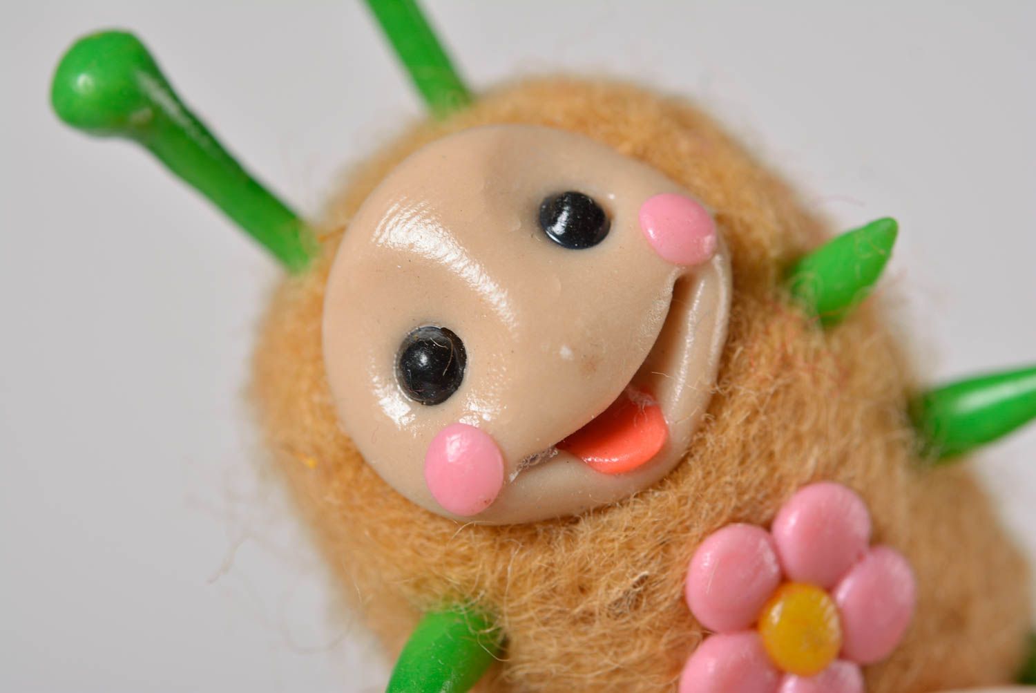 Игрушка ручной работы интерьерная игрушка гусеница с цветком мягкая игрушка фото 2