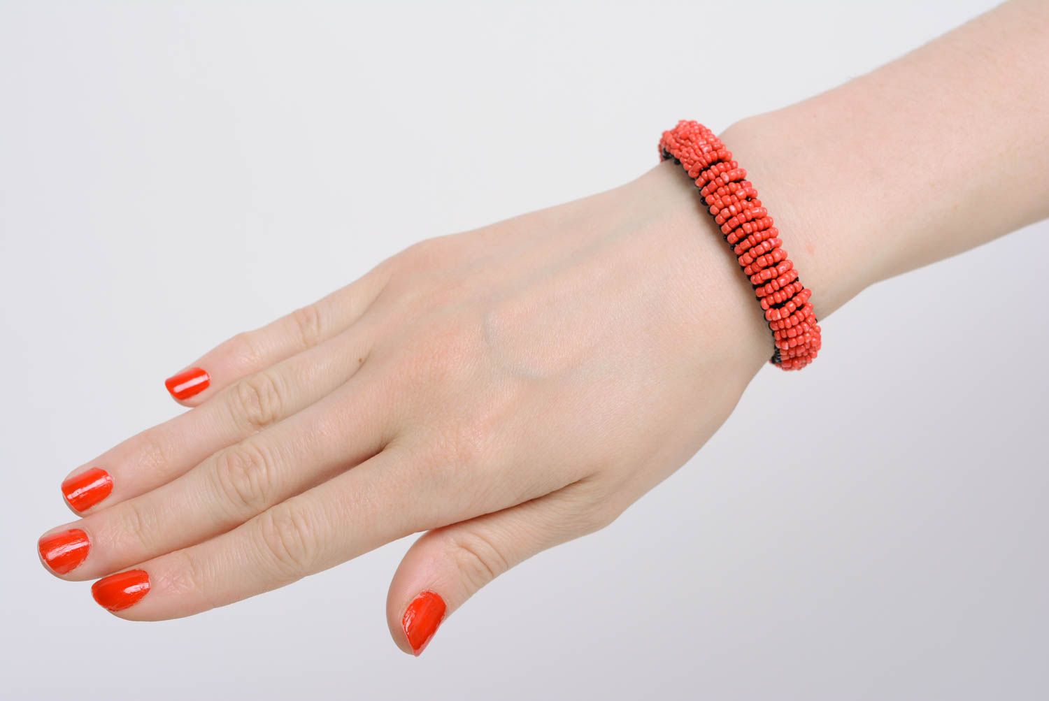 Bracelet en perles de rocaille fait main rouge avec noir multicolore pour femme photo 2