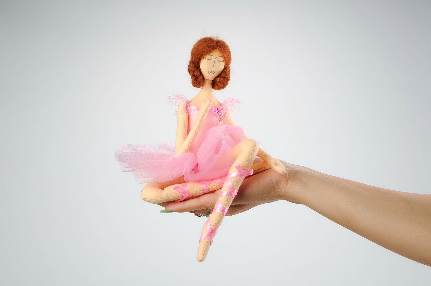 Bambola d'arredo fatta a mano pupazzo in stoffa giocattolo di peluche
 foto 2