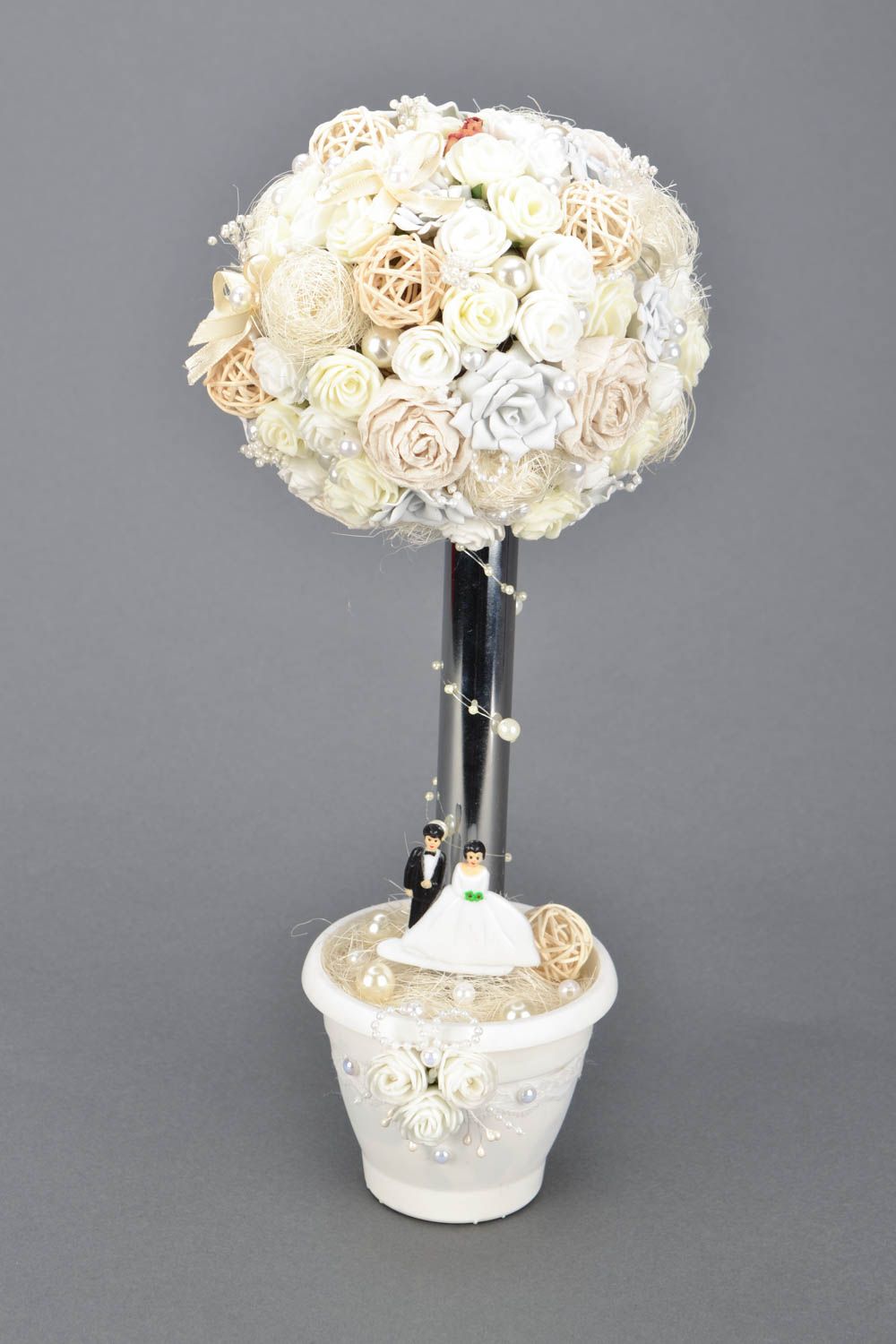 Topiaire blanche de fleurs pour mariage photo 1