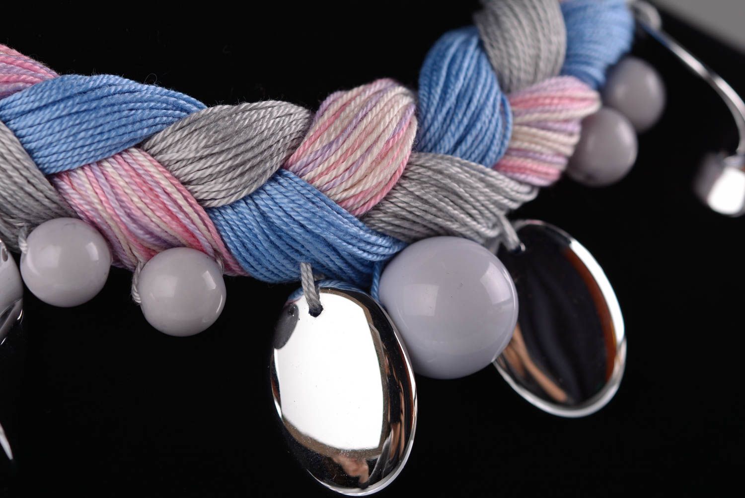 Collana tessile con perline fatta a mano originale di moda bigiotteria da donna foto 4